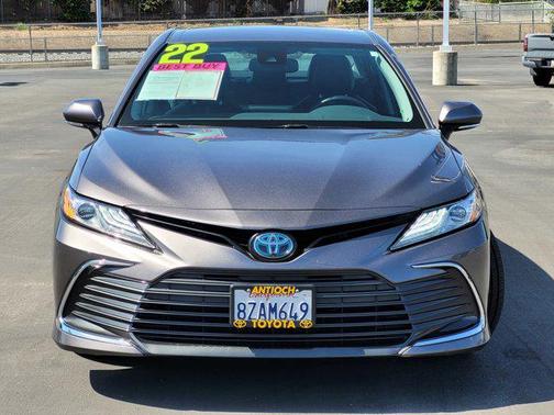 2022 Toyota Camry Hybrid XLE