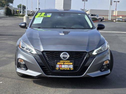 2022 Nissan Altima SR FWD