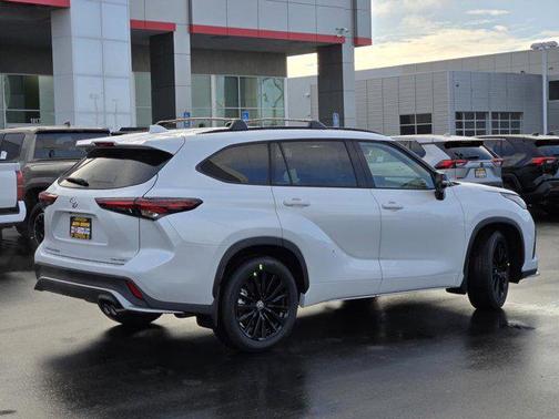 2026 Toyota Highlander XSE