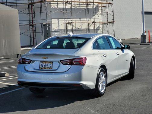 2022 Chevrolet Malibu FWD LT