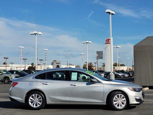 2022 Chevrolet Malibu FWD LT