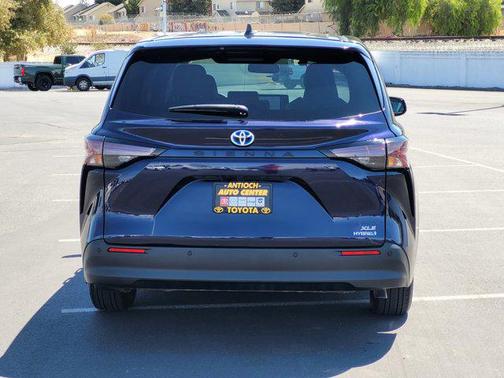 2023 Toyota Sienna XLE