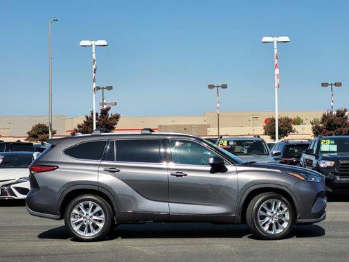 2022 Toyota Highlander Limited