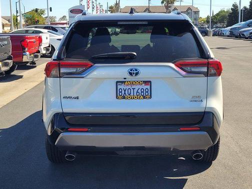 2021 Toyota RAV4 Hybrid SE