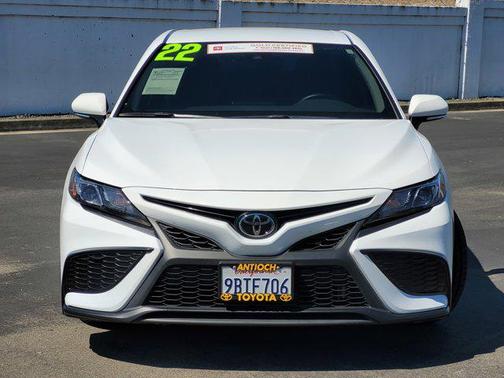 2022 Toyota Camry SE
