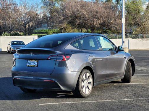 2023 Tesla Model Y RWD