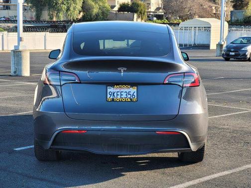 2023 Tesla Model Y RWD