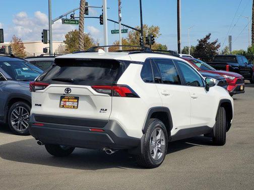 2025 Toyota RAV4 Hybrid XLE