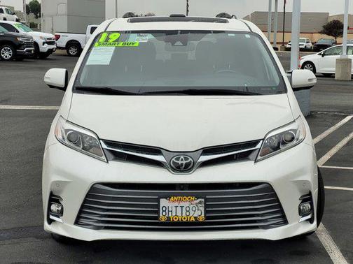 2019 Toyota Sienna 