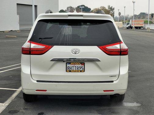 2019 Toyota Sienna 