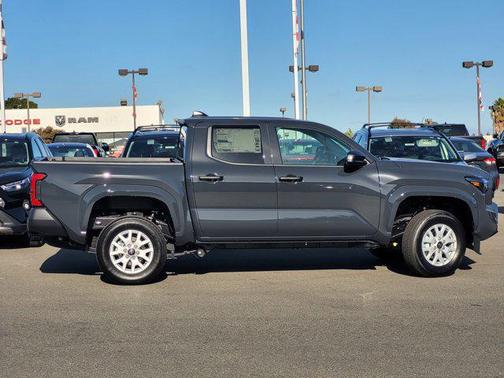 2025 Toyota Tacoma SR