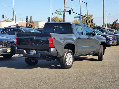 2025 Toyota Tacoma SR