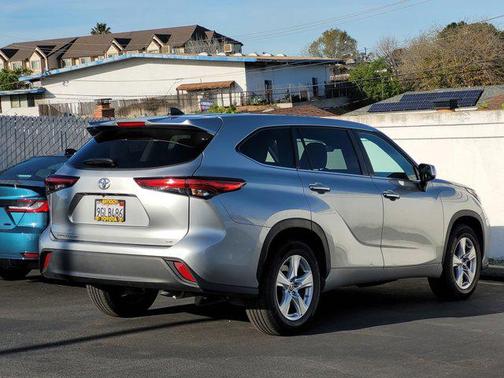 2023 Toyota Highlander LE