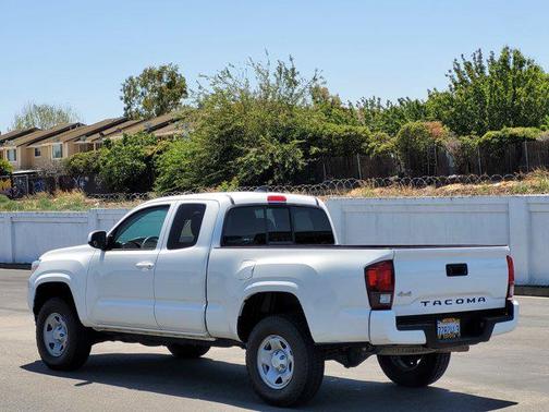 2022 Toyota Tacoma SR