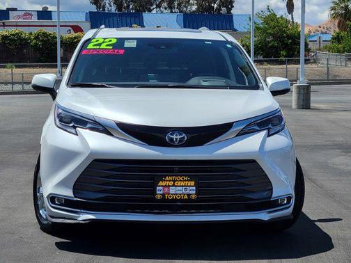 2022 Toyota Sienna Platinum 7 Passenger