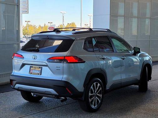 2025 Toyota Corolla Cross XLE