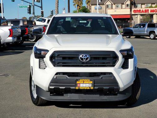 2025 Toyota Tacoma SR