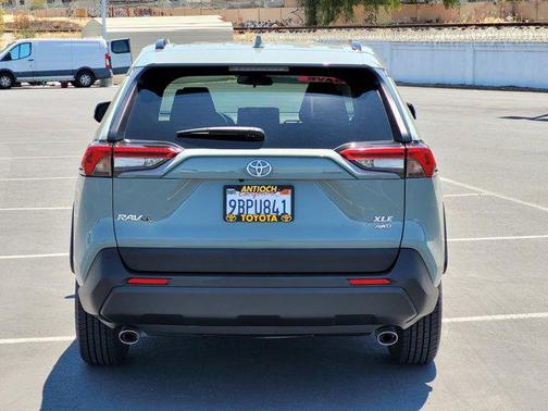 2021 Toyota RAV4 XLE