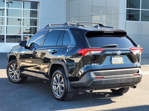 2022 Toyota RAV4 Hybrid XLE Premium