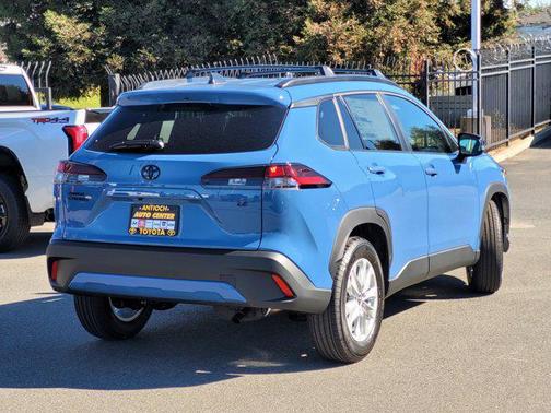 2026 Toyota Corolla Cross LE