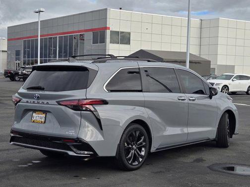 2023 Toyota Sienna XSE 7 Passenger