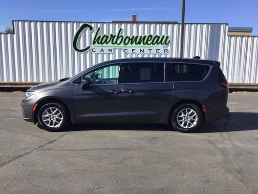 2023 Chrysler Pacifica Touring-L