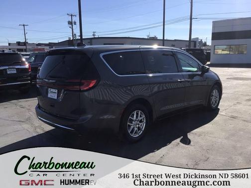 2023 Chrysler Pacifica Touring-L