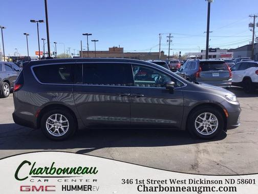 2023 Chrysler Pacifica Touring-L