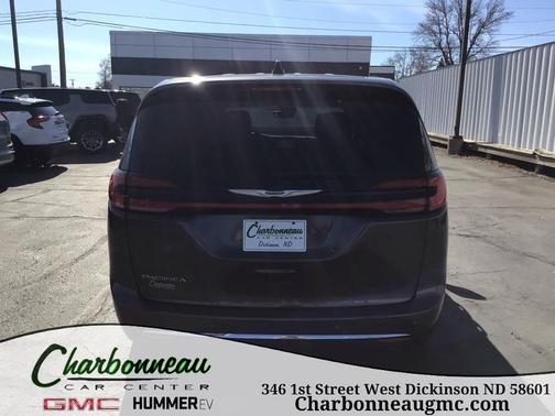 2023 Chrysler Pacifica Touring-L