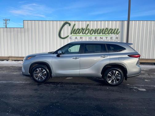 2023 Toyota Highlander Hybrid XLE