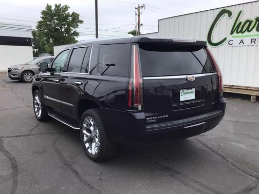 2018 Cadillac Escalade Luxury