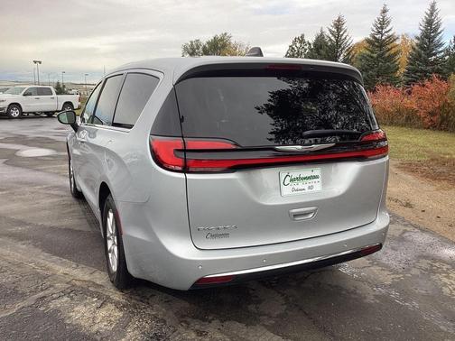 2024 Chrysler Pacifica Touring-L