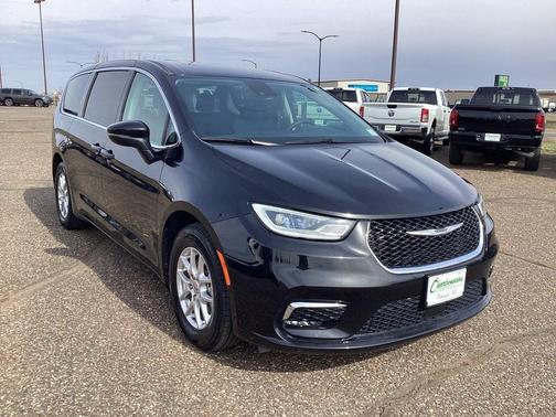2023 Chrysler Pacifica Touring-L