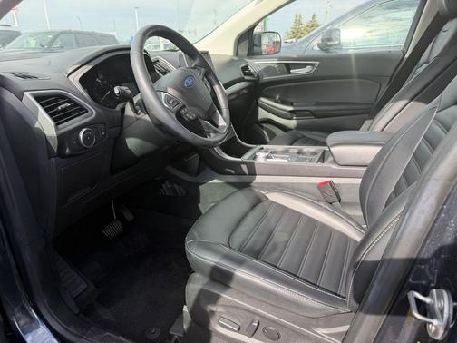 Blue Metallic 2022 Ford Edge SEL