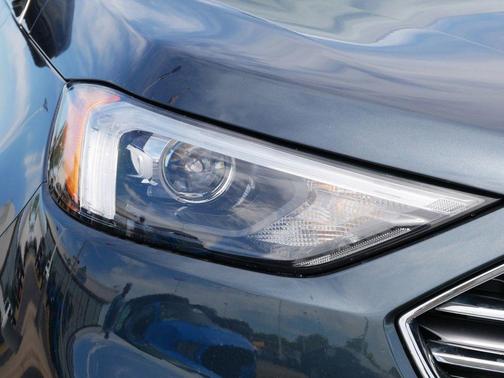 Blue Metallic 2022 Ford Edge SEL