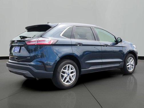 Blue Metallic 2022 Ford Edge SEL