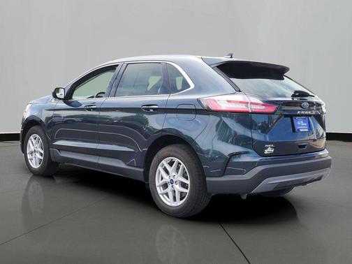 Blue Metallic 2022 Ford Edge SEL