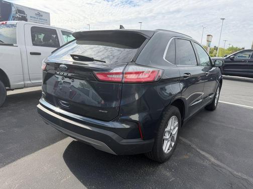 Blue Metallic 2022 Ford Edge SEL