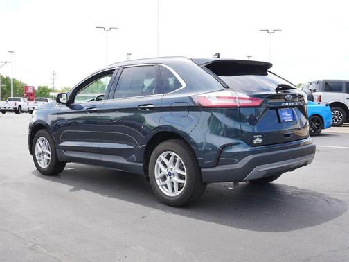 Blue Metallic 2022 Ford Edge SEL