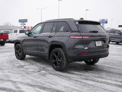 2024 Jeep Grand Cherokee Laredo