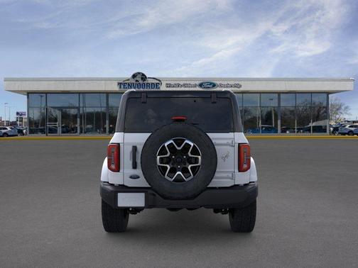 Oxford White 2026 Ford Bronco Outer Banks