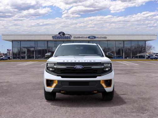 Star White 2027 Ford Expedition TREMOR