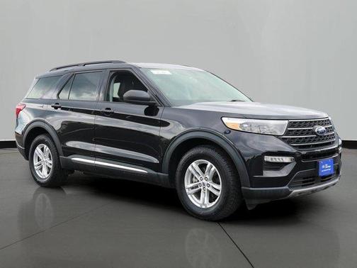 Black Metallic 2022 Ford Explorer XLT