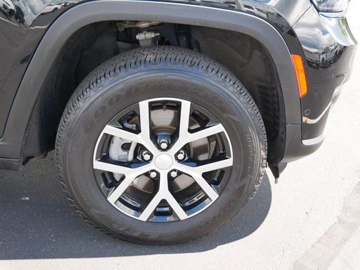 Diamond Black 2024 Jeep Grand Cherokee L Limited