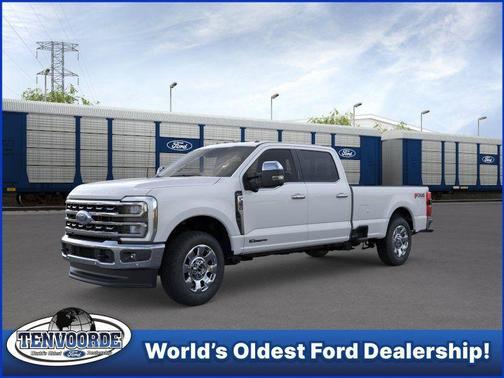 Oxford White 2026 Ford F-350 Lariat Super Duty