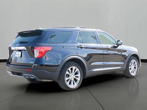 Agate Black Metallic 2023 Ford Explorer XLT