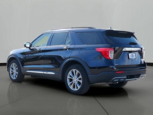 Agate Black Metallic 2023 Ford Explorer XLT