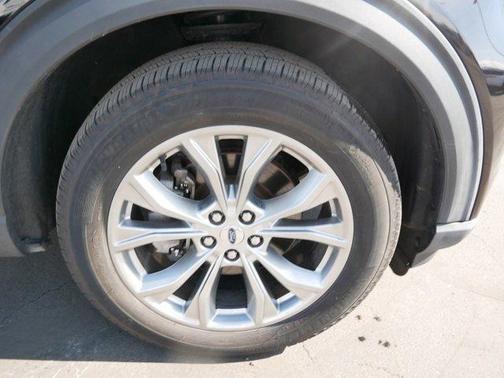 Agate Black Metallic 2023 Ford Explorer XLT