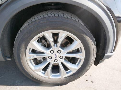 Agate Black Metallic 2023 Ford Explorer XLT