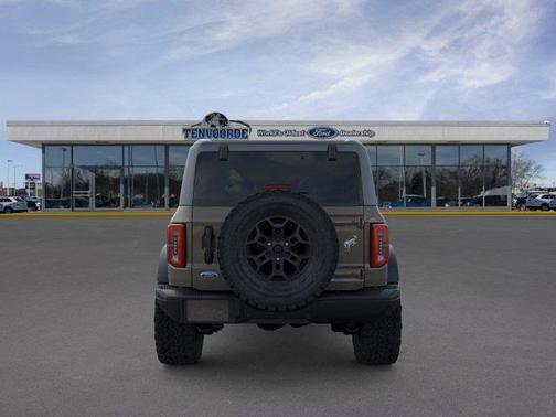Gray 2026 Ford Bronco Badlands